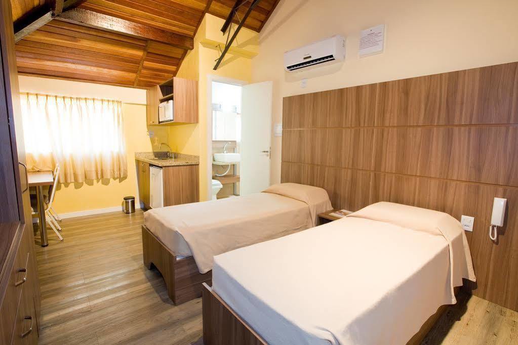 Hotel Goncalves- Proximo A Santa Casa De Porto Alegre Buitenkant foto